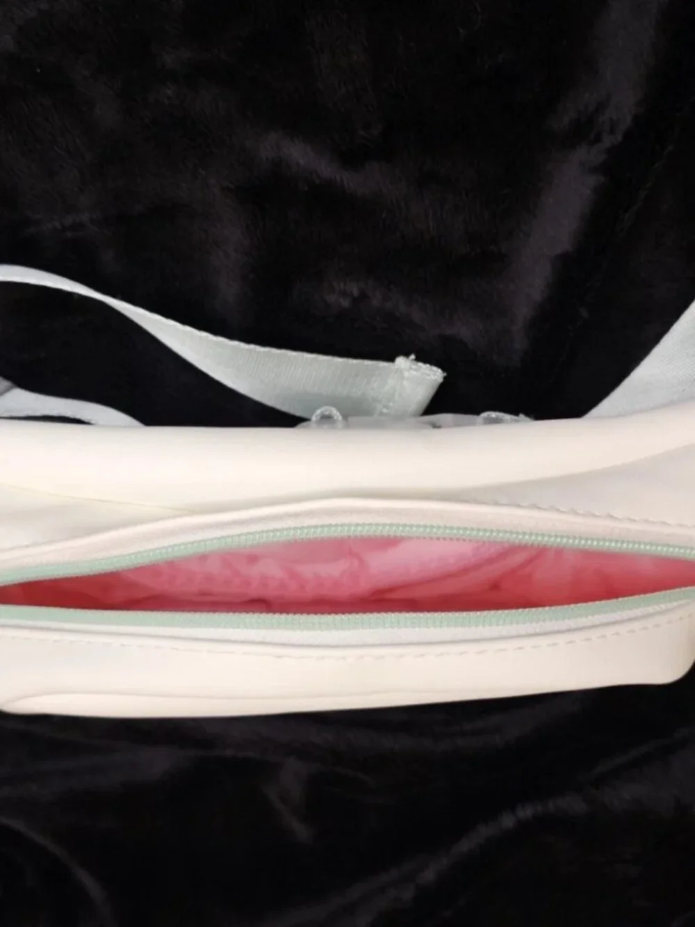 Pusheen The Cat Authentic Crossbody/Belt Bag Zipper Charm - Picture 8 of 11